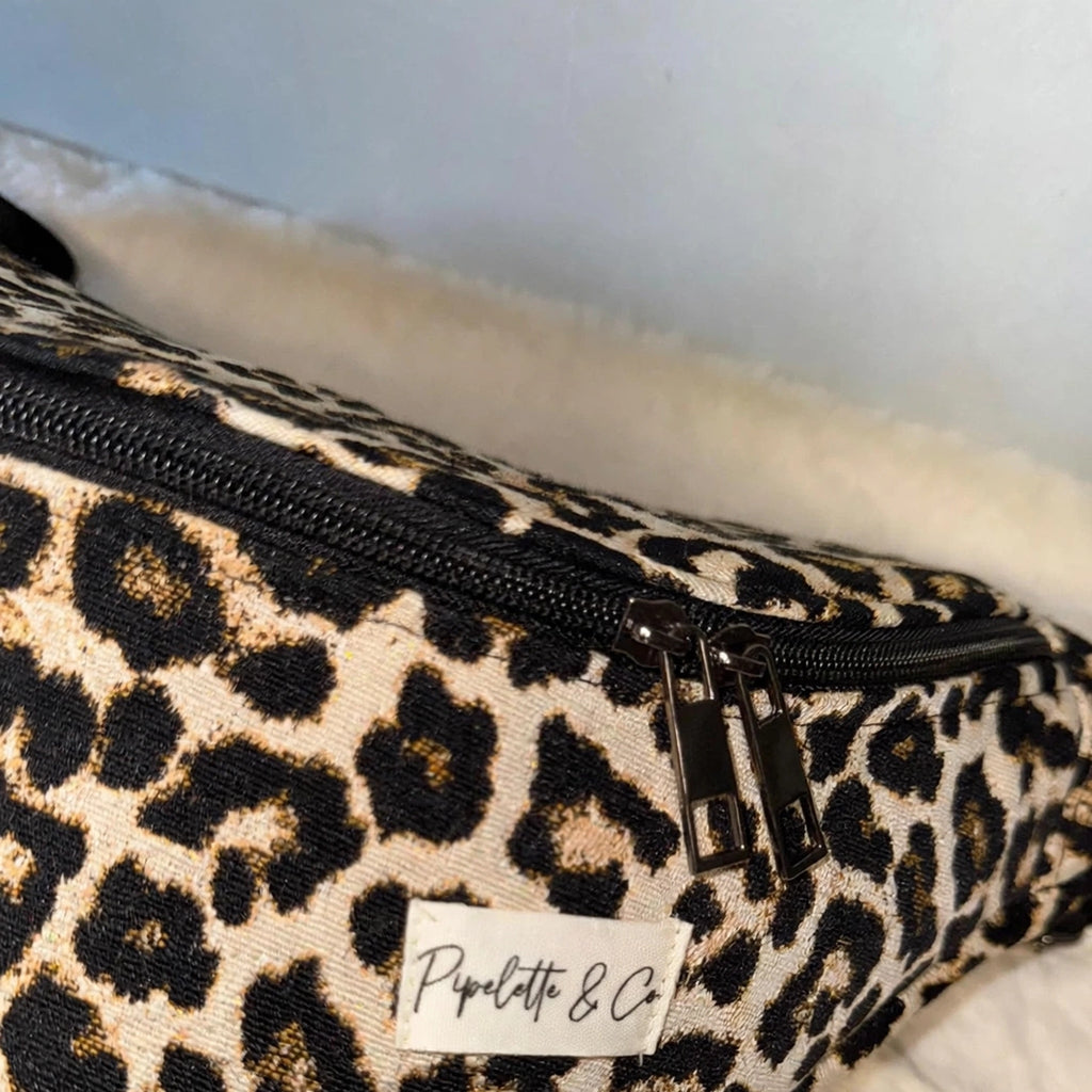 .  sac-banane-leopard-detail-zip-dore
