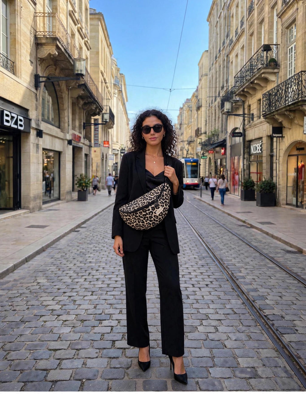 1.  sac-banane-xl-leopard-face-avant-piplette-and-co 