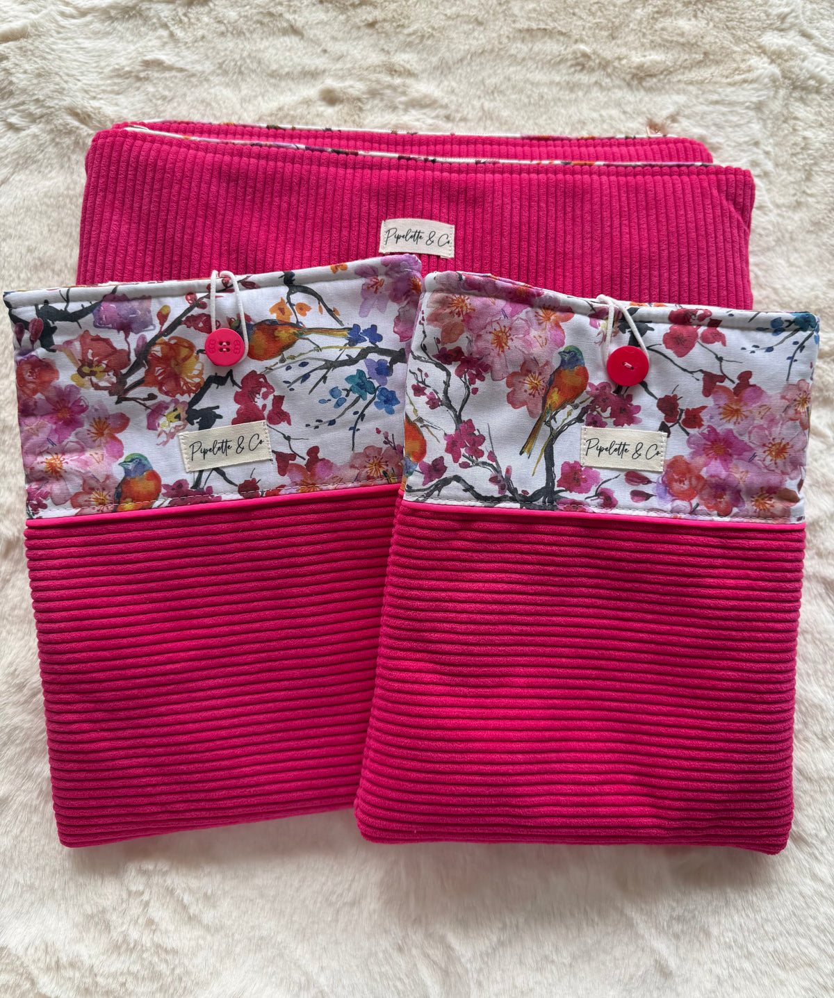 Pochette à livre broché – Collection Cerisier & Velours