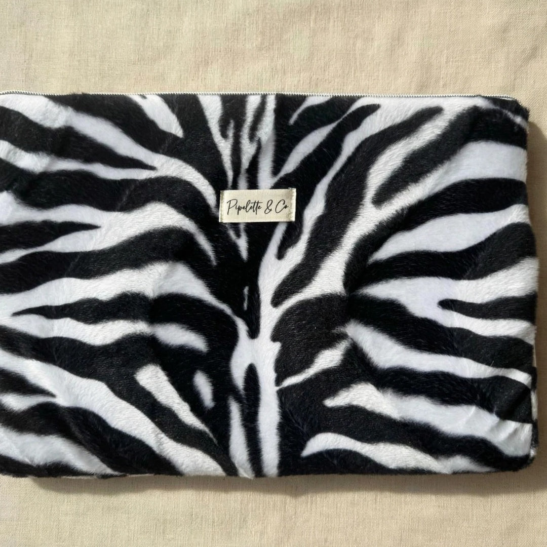 Pochette ordinateur 15 pouces – Fausse fourrure zèbre – Fait main – Laptop sleeve 15'' – Cadeau femme original