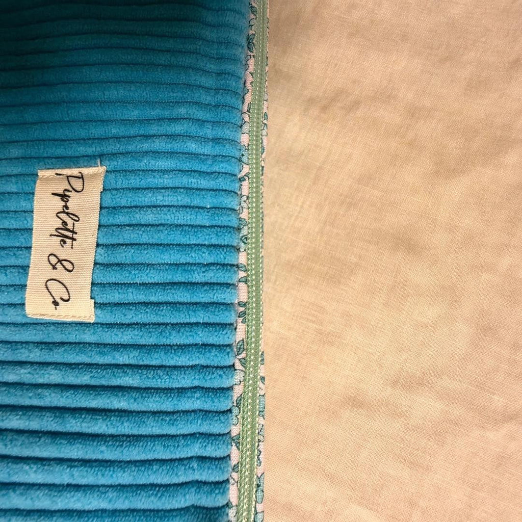 Pochette ordinateur fait main – Velours & Liberty turquoise