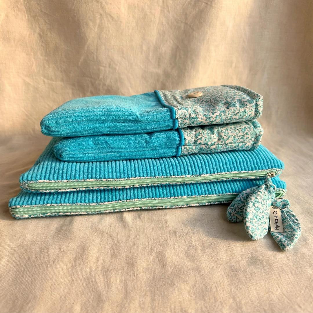 Pochette ordinateur fait main – Velours & Liberty turquoise
