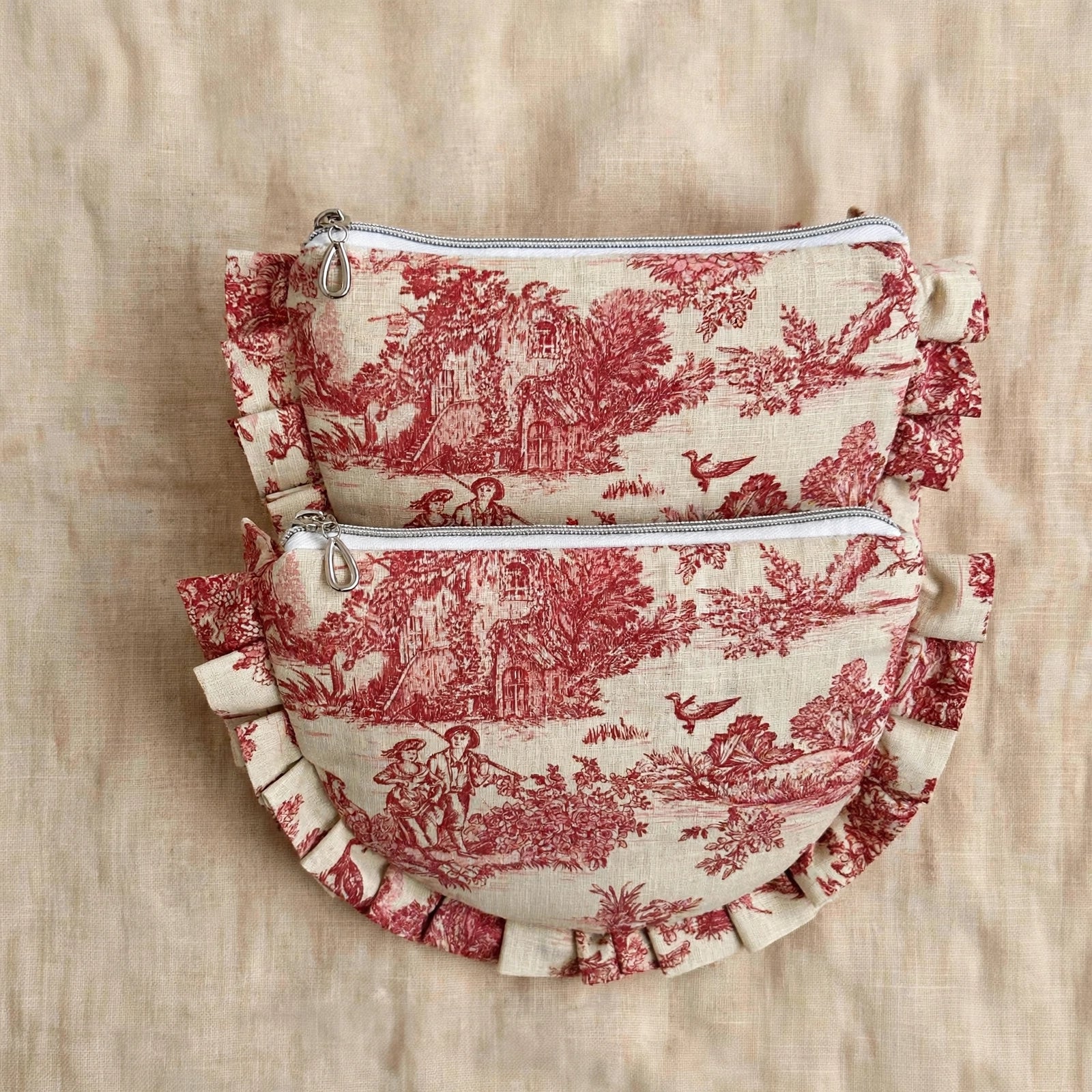 Pochette Toile de Jouy Bordeaux Froufrou 28x17 cm - Style Vintage romantique