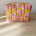 Trousse de toilette matelassée en toile de Jouy rose et jaune