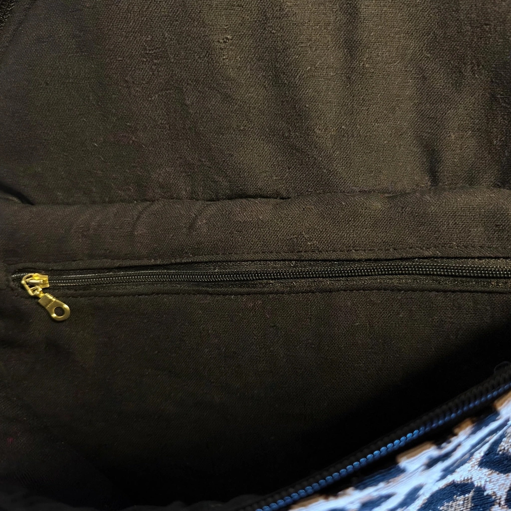  sac-banane-leopard-grande-capacite-ouverte
